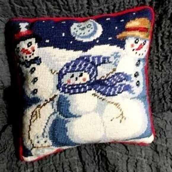 VTG Handmade Snowman Family Needlepoint Decor Pillow - Picture 1 of 5